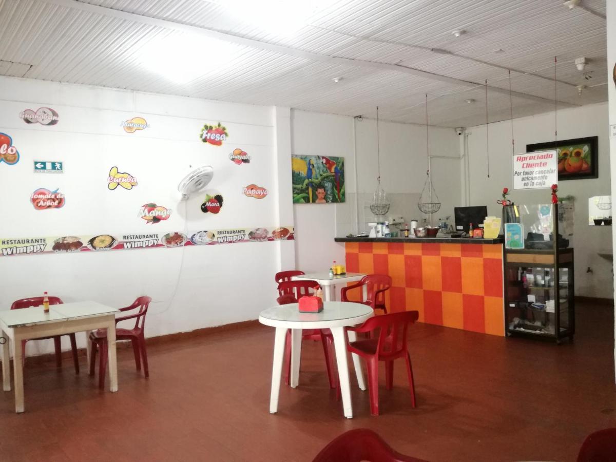 Hotel Y Restaurante Wimppy San José del Guaviare Esterno foto